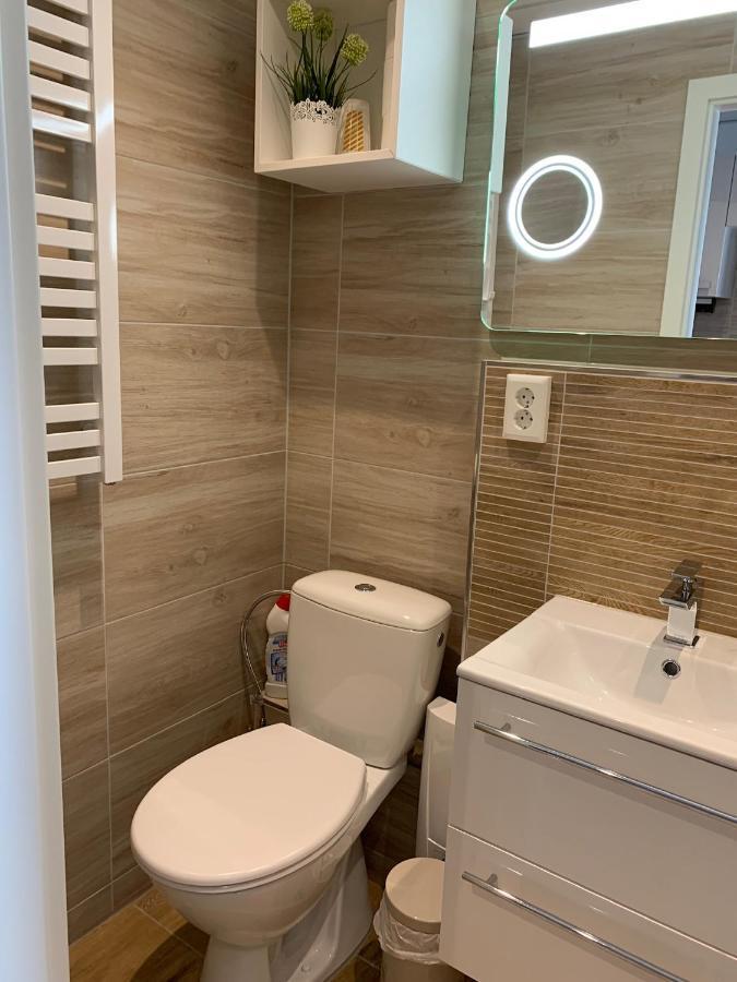 Kleine Moewe, Exklusives Ein Zimmer Apartment Mit Sauna Im Haus 분스토트 외부 사진